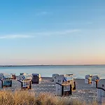 Strandliebe In Scharbeutz, 150M Zum Strand! Sonnenbalkon, Ruhig Gelegen, Kostenfreier Parkplatz, Fahrstuhl Apartamento