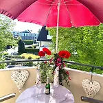 Strandliebe In Scharbeutz, Stilvolle Ferienwohnung, 150m Zum Strand! Sonnenbalkon, Ruhig Gelegen, Kostenfreier Parkplatz, Fahrstuhl *