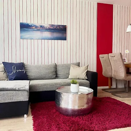 Apartmán Strandliebe In Scharbeutz, Stilvolle Ferienwohnung, 150m Zum Strand! Sonnenbalkon, Ruhig Gelegen, Kostenfreier Parkplatz, Fahrstuhl *