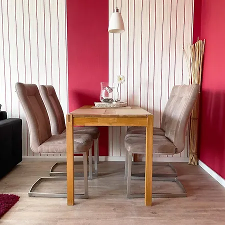 Strandliebe In Scharbeutz, Stilvolle Ferienwohnung, 150m Zum Strand! Sonnenbalkon, Ruhig Gelegen, Kostenfreier Parkplatz, Fahrstuhl *