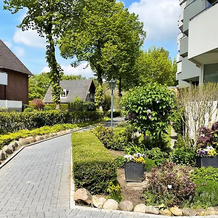 Strandliebe In Scharbeutz, Stilvolle Ferienwohnung, 150m Zum Strand! Sonnenbalkon, Ruhig Gelegen, Kostenfreier Parkplatz, Fahrstuhl * Scharbeutz