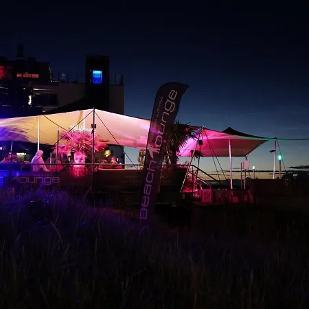 Apartmán Strandliebe In Scharbeutz, Stilvolle Ferienwohnung, 150m Zum Strand! Sonnenbalkon, Ruhig Gelegen, Kostenfreier Parkplatz, Fahrstuhl Scharbeutz