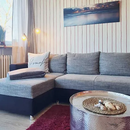 Strandliebe In Scharbeutz, Stilvolle Ferienwohnung, 150m Zum Strand! Sonnenbalkon, Ruhig Gelegen, Kostenfreier Parkplatz, Fahrstuhl Apartmán