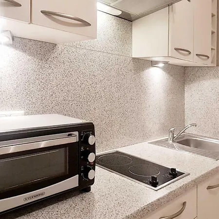 Strandliebe In Scharbeutz, Stilvolle Ferienwohnung, 150m Zum Strand! Sonnenbalkon, Ruhig Gelegen, Kostenfreier Parkplatz, Fahrstuhl Scharbeutz