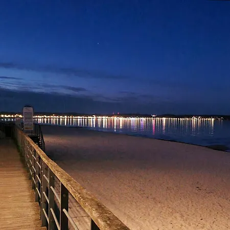 Strandliebe In Scharbeutz, 150M Zum Strand! Sonnenbalkon, Ruhig Gelegen, Kostenfreier Parkplatz, Fahrstuhl *